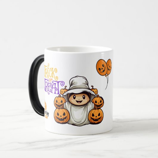 Niedlicher Geist mit Pumpkins Trick oder Treat Hal Verwandlungstasse (Vorderseite Links)