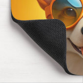 Niedlicher gelber Hund mit 🕶️ Mousepad (Ecke)