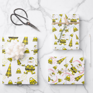 Niedlicher, gelber Tartan-Santa mit Purpur Geschenkpapier Set