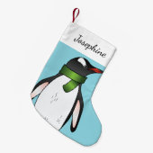 Niedlicher Gentoo Pinguin mit einem grünen Skarf a Kleiner Weihnachtsstrumpf (Vorderansicht (hängend))