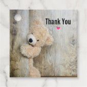 Niedlicher gepolsterter Bär Rustikale Holzwand Geschenkanhänger (Vorderseite)