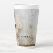 Niedlicher gepolsterter Bär Rustikale Holzwand Milchtasse (Vorderseite)