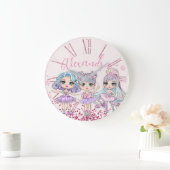 Niedlicher Glitzer Dolls Mädchenname auf Rosa Große Wanduhr (Zuhause)