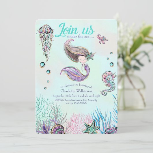 Niedlicher Glitzer Meerjungfrau mit brauner Frisur Einladung (Stehend Vorderseite)