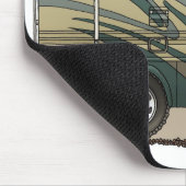 Niedlicher glücklicher Lagerbewohner großer RV-Zug Mousepad (Ecke)