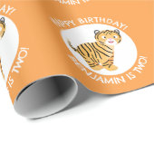 Niedlicher glücklicher Tigerbecher personalisierte Geschenkpapier (Rolleneckpunkt)