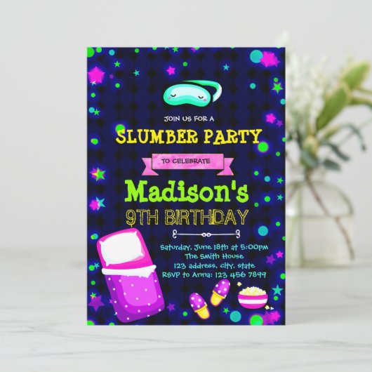 Niedlicher Glühschläfer Geburtstagsfeier Einladung (Stehend Vorderseite)