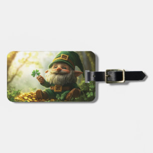 Niedlicher Gnom Kobold mit Shamrocks und Kleeblätt Gepäckanhänger
