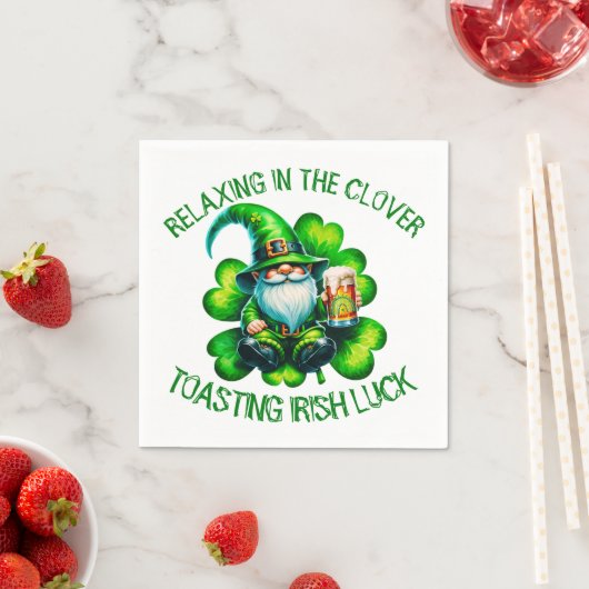 Niedlicher Gnome St Patrick's Day mit Bier | Serviette (Beispiel)