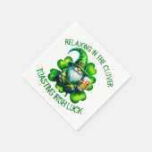 Niedlicher Gnome St Patrick's Day mit Bier | Serviette (Ecke)