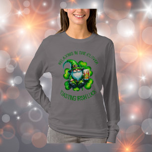 Niedlicher Gnome St Patrick's Day mit Bier T-Shirt