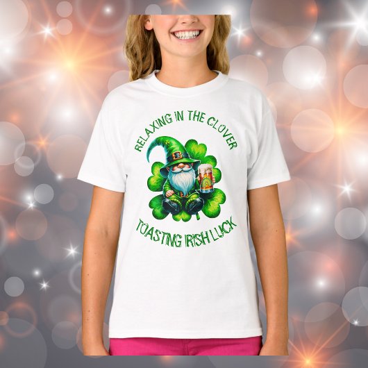 Niedlicher Gnome St Patrick's Day mit Bier | T-Shirt