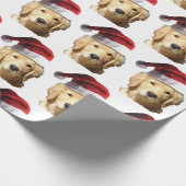 Niedlicher Golden Retriever mit einem Weihnachtshu Geschenkpapier (Ecke)