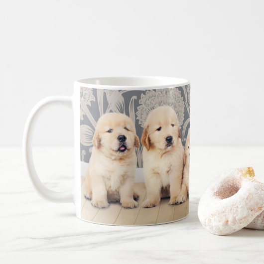 Niedlicher Golden Retriever Welpenhund Kaffeetasse (Mit Donut)