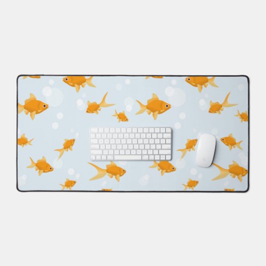 Niedlicher Goldfisch im Wasser schwimmen Schreibtischunterlage (Tastatur & Maus)