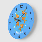 Niedlicher Goldfisch mit Blasen Cartoon Uhr (Winkel)