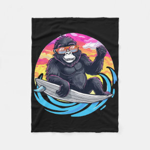 Niedlicher Gorilla surft Fleecedecke