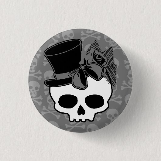 Niedlicher Goth-Skull mit Top-Hat-Rose Button (Vorderseite)
