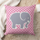Niedlicher grauer Elefant auf Polka Dot Muster Kin Kissen (Decke)