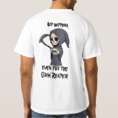 Niedlicher grimmiger Sensenmann mit Skull Tasse Ca T-Shirt (Rückseite)
