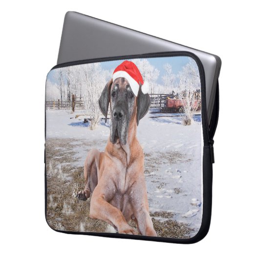 Niedlicher Großer Däne Hund sitzend im Schneehuhhu Laptopschutzhülle (Vorderseite Links)