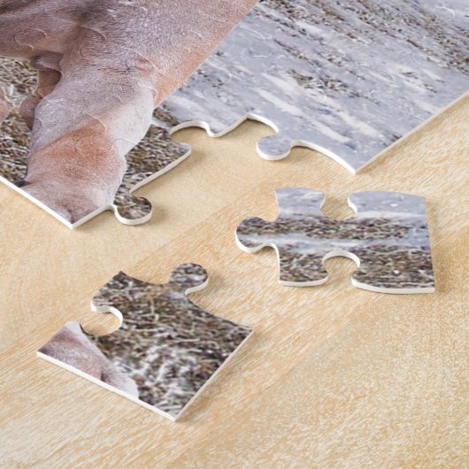 Niedlicher Großer Däne Hund sitzend im Schneehuhhu Puzzle (Seite)