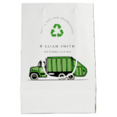 Niedlicher grüner LKWs jenseits der Geburt Mittlere Geschenktüte (Rückseite)