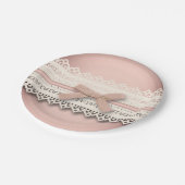 niedlicher gürteliger weißer Spitzen staubiger Ros Pappteller (Schrägansicht)