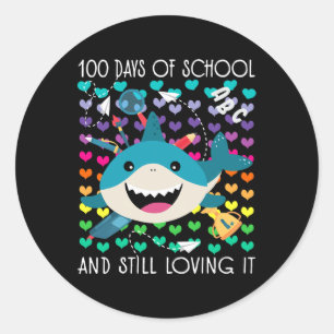Niedlicher Hai 100 Tage der Schule und immer noch  Runder Aufkleber