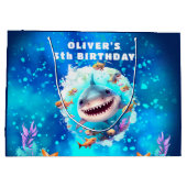 Niedlicher Hai Boy Birthday Blue Name Gift Bag Große Geschenktüte (Rückseite)