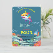 Niedlicher Hai bunter Regenbogen Geburtstagskinder Einladung (Stehend Vorderseite)