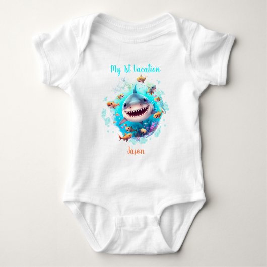 Niedlicher Hai Sommerurlaub Personalisierter Junge Baby Strampler (Vorderseite)
