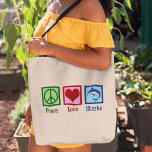 Niedlicher Hai Tragetasche<br><div class="desc">Dieses phantastische blaue Haigeschenk eignet sich perfekt für ein Schulteam mit einem großen Maskottchen aus weißem Hai. Coole Peace Liebe Haie Design.</div>