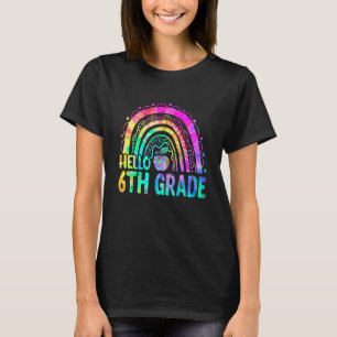 Niedlicher Hallo 6. Klasse Rainbow Gefärbte Krawat T-Shirt