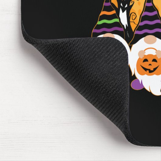 Niedlicher Halloween-Gnome-Spooky-Gartentrick oder Mousepad (Ecke)