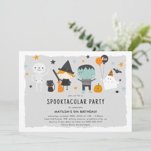 Niedlicher Halloween-Kindergeburtstag Einladung (Stehend Vorderseite)