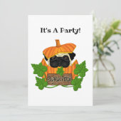Niedlicher Halloween Mops Pugkin Pumpkin Einladung (Stehend Vorderseite)