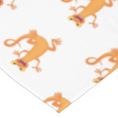 Niedlicher Happy-Orange-Tänzer Tischdecke (Schrägansicht)