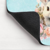 Niedlicher Hase mit Rosenkranz Mousepad (Ecke)