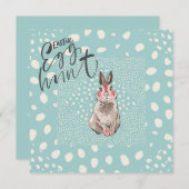 Niedlicher Hase mit Spots Ostereier Hunt Einladung (Vorne/Hinten)