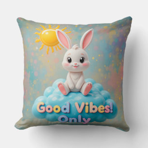Niedlicher Hase sitzt auf einer Wolke mit der Sonn Kissen