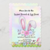 Niedlicher Hasen auf der Jagd auf Ei Happy Osterta Einladung (Vorne/Hinten)