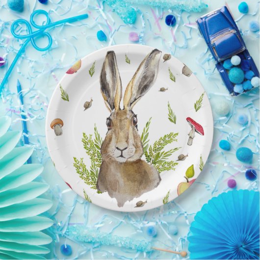 Niedlicher Hasen mit Apfelkuchen und Pilzgerichten Pappteller (Party)