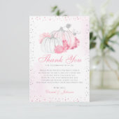 Niedlicher Herbst Pink Pumpkin Fall Floral Baby Du Dankeskarte (Stehend Vorderseite)