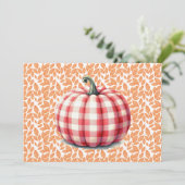 Niedlicher Hopfenfall karierter Kürbis Einladung (Stehend Vorderseite)