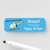 Niedlicher Hubschrauber mit gelbem Cartoon Namensschild (Beispiel)