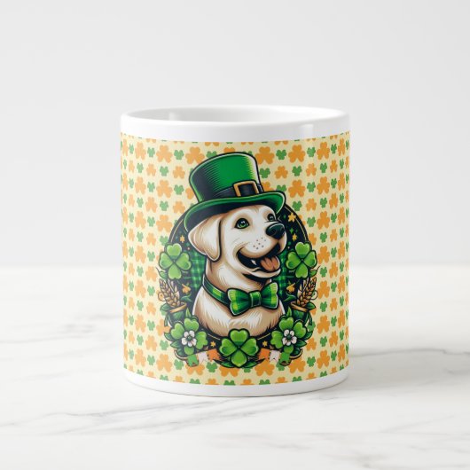Niedlicher Hund am Sankt Patrick Jumbo-Tasse (Vorderseite)