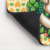 Niedlicher Hund am Sankt Patrick Mousepad (Ecke)
