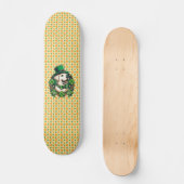 Niedlicher Hund am Sankt Patrick Skateboard (Vorderseite)
