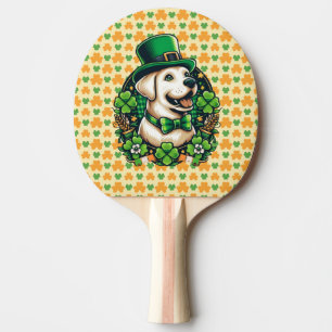 Niedlicher Hund am Sankt Patrick Tischtennis Schläger